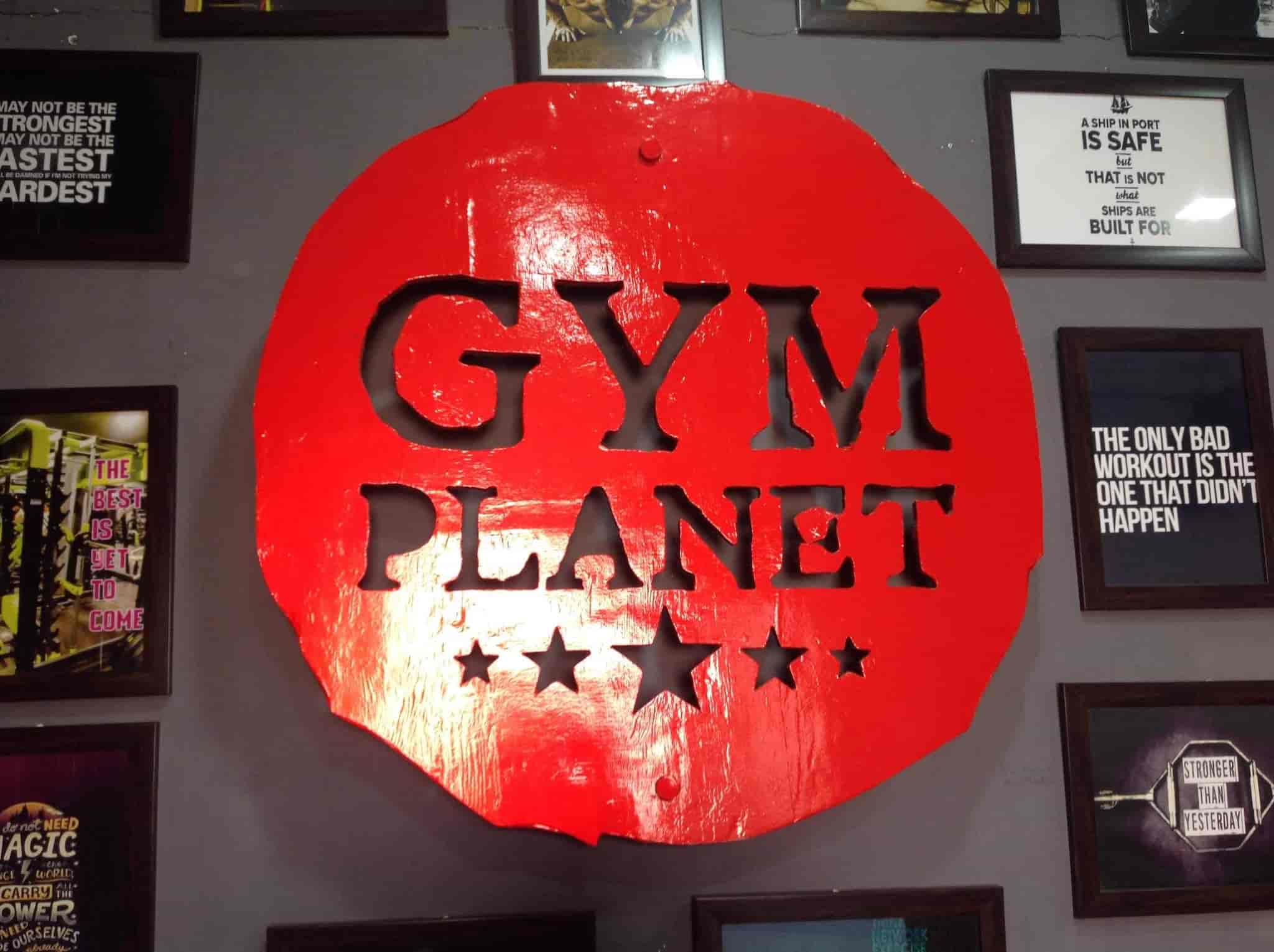 Gym Planet logo inside the Aurangabad gym